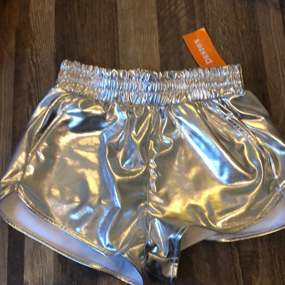 Holographic shorts